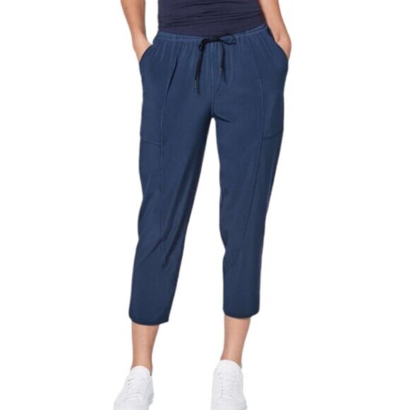 Lululemon Mineral Blue Final Play Crop Size 6 - Picture 9 of 10